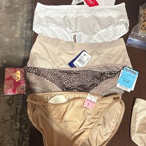 Vassarette Women's Panties - White, Tan, and Gold